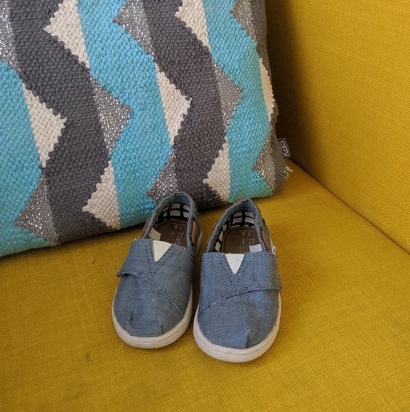 Toms Other - Toddler Size 5 Toms